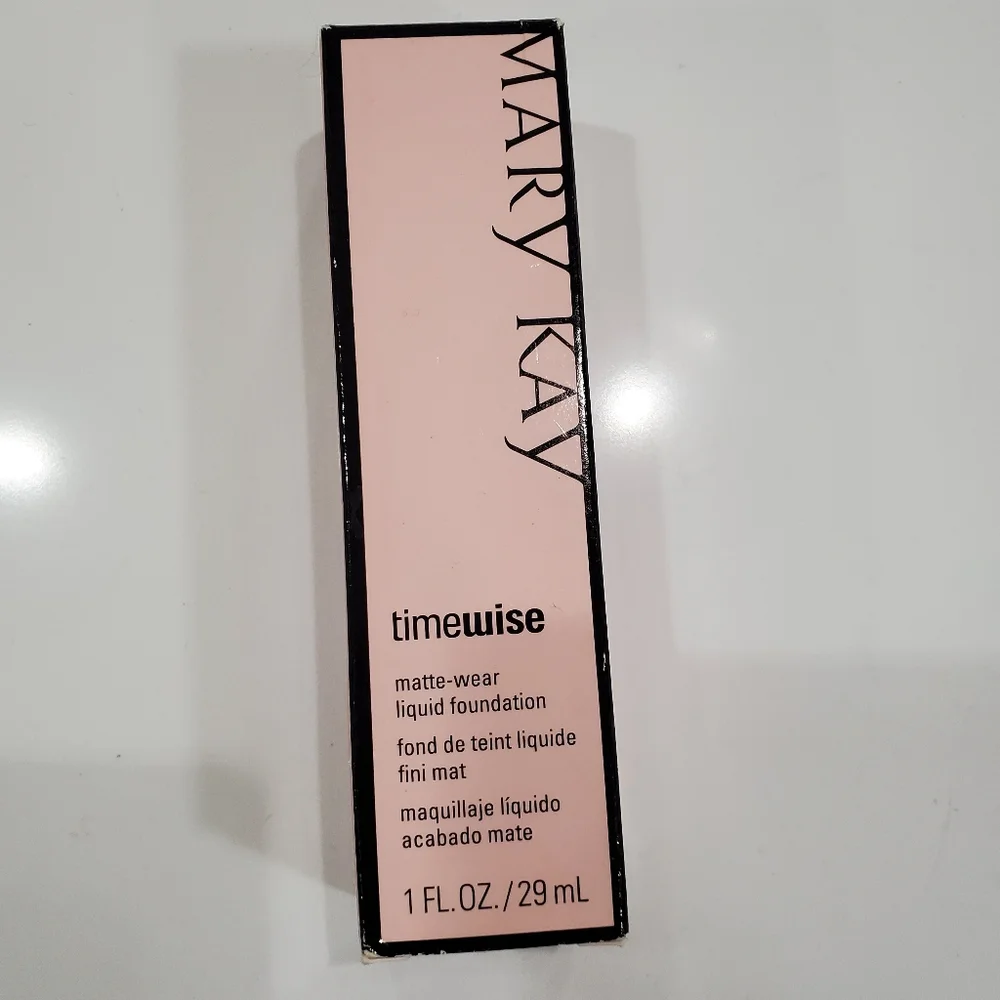 Mary Kay Timewise Foundation Ivory 3 combination- oily formula nib